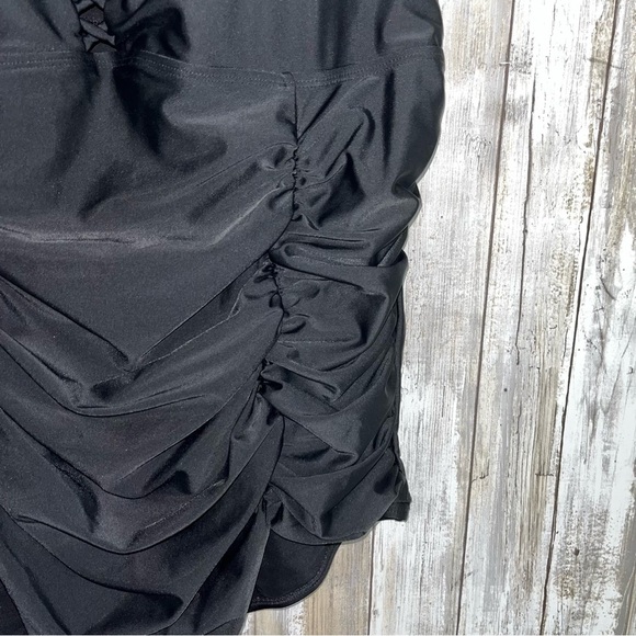 Torrid Wireless Lattice Front One Piece Swimsuit - Picture 4 of 7